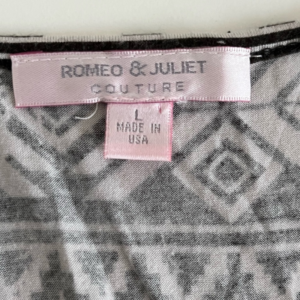 ROMEO & JULIET COUTURE TOP - Picture 6 of 6